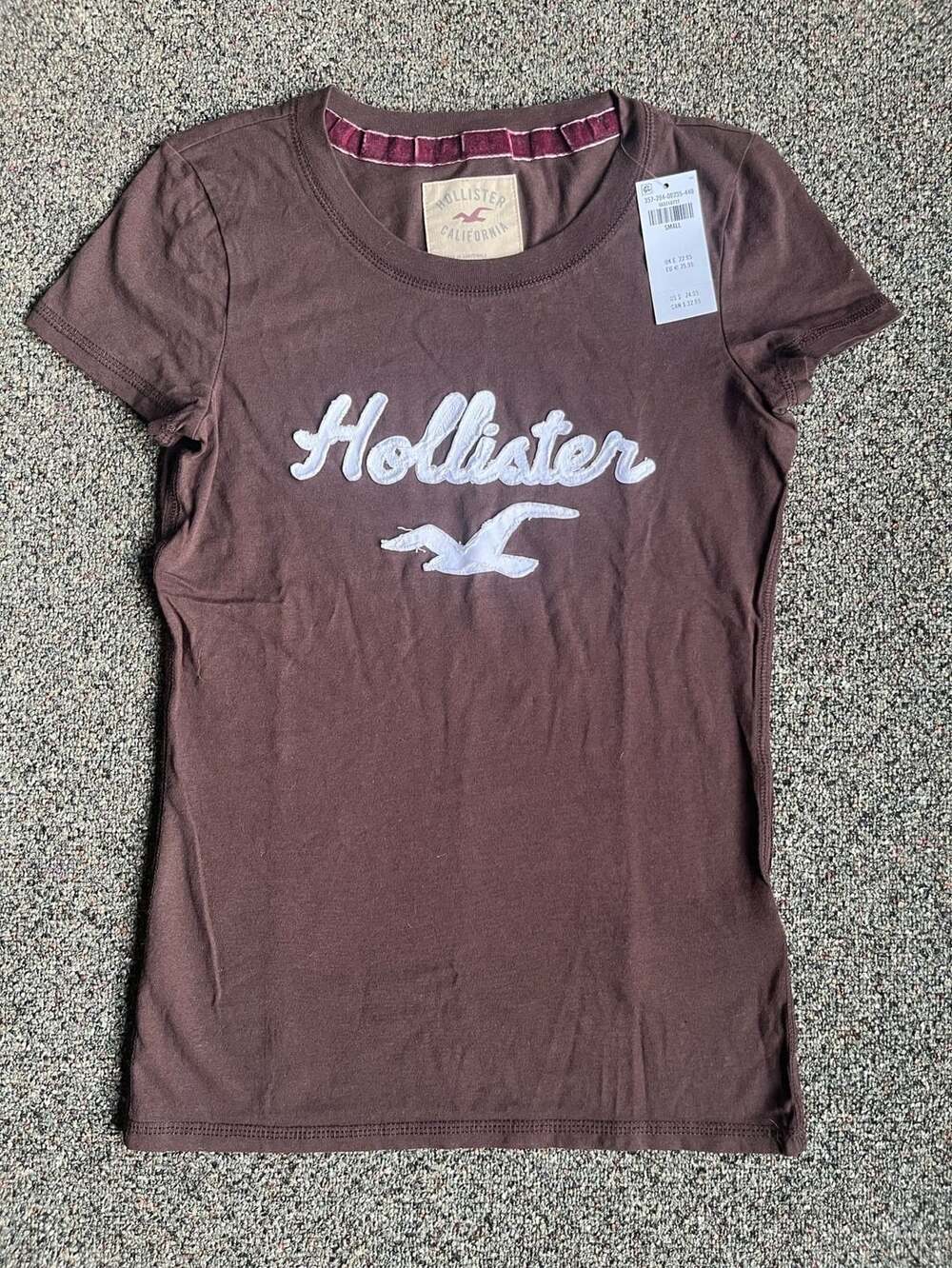 Hollister Holiday Vault Release: Limited Edition 25 Years of Hollister T-Shirt